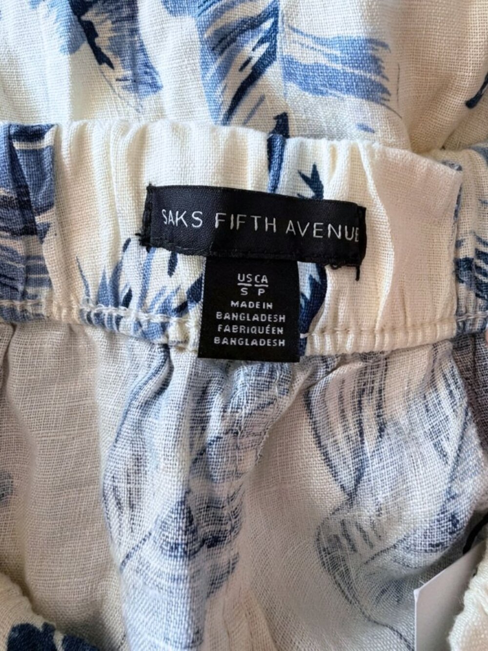 Saks Fifth Avenue NWT 100% Linen Floral Palm Print Pull On Shorts Sz S - Picture 3 of 9